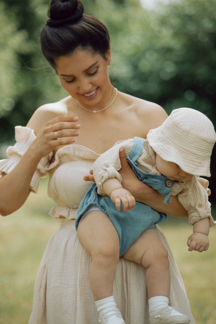 复古温馨氛围胶片颗粒感人像摄影色彩分级LR调色预设 Alina Galiullina -Old money presets pack 插件预设 第7张-素材湾丨精选海外优质设计素材资源 复古温馨氛围胶片颗粒感人像摄影色彩分级LR调色预设 Alina Galiullina -Old money presets pack 插件预设 sucaiwan.com