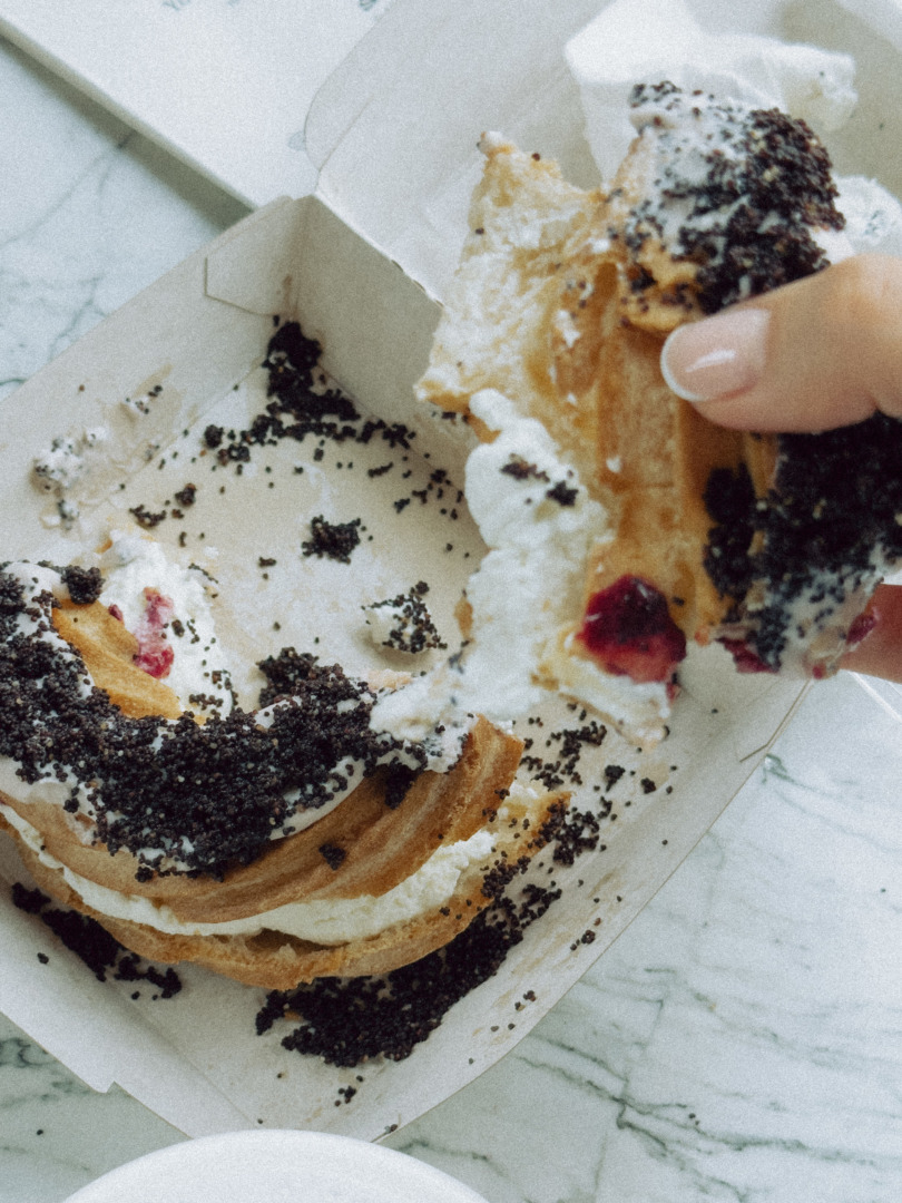 复古温馨氛围胶片颗粒感人像摄影色彩分级LR调色预设 Alina Galiullina -Old money presets pack 插件预设 第11张-素材湾丨精选海外优质设计素材资源 复古温馨氛围胶片颗粒感人像摄影色彩分级LR调色预设 Alina Galiullina -Old money presets pack 插件预设 sucaiwan.com