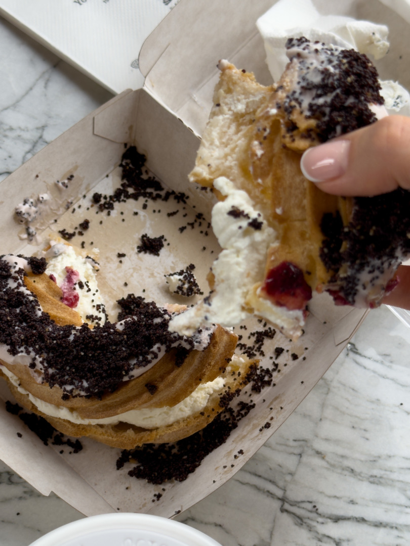 复古温馨氛围胶片颗粒感人像摄影色彩分级LR调色预设 Alina Galiullina -Old money presets pack 插件预设 第10张-素材湾丨精选海外优质设计素材资源 复古温馨氛围胶片颗粒感人像摄影色彩分级LR调色预设 Alina Galiullina -Old money presets pack 插件预设 sucaiwan.com