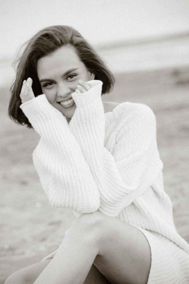 复古温馨氛围胶片颗粒感人像摄影色彩分级LR调色预设 Alina Galiullina -Old money presets pack 插件预设 第13张-素材湾丨精选海外优质设计素材资源 复古温馨氛围胶片颗粒感人像摄影色彩分级LR调色预设 Alina Galiullina -Old money presets pack 插件预设 sucaiwan.com