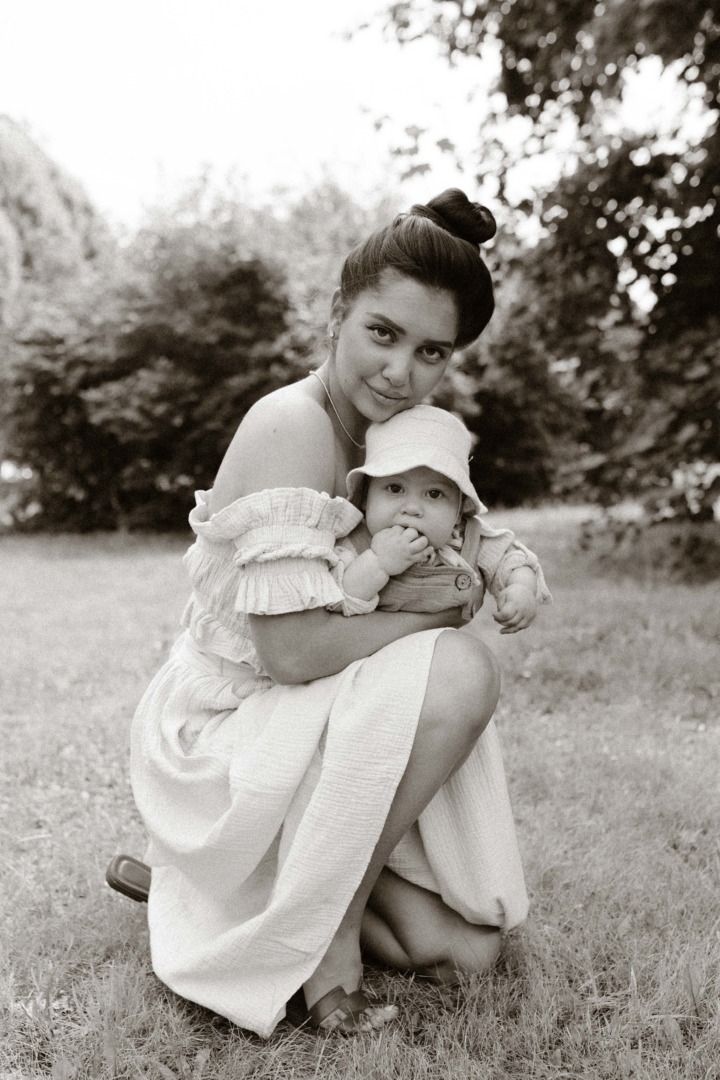 复古温馨氛围胶片颗粒感人像摄影色彩分级LR调色预设 Alina Galiullina -Old money presets pack 插件预设 第15张-素材湾丨精选海外优质设计素材资源 复古温馨氛围胶片颗粒感人像摄影色彩分级LR调色预设 Alina Galiullina -Old money presets pack 插件预设 sucaiwan.com