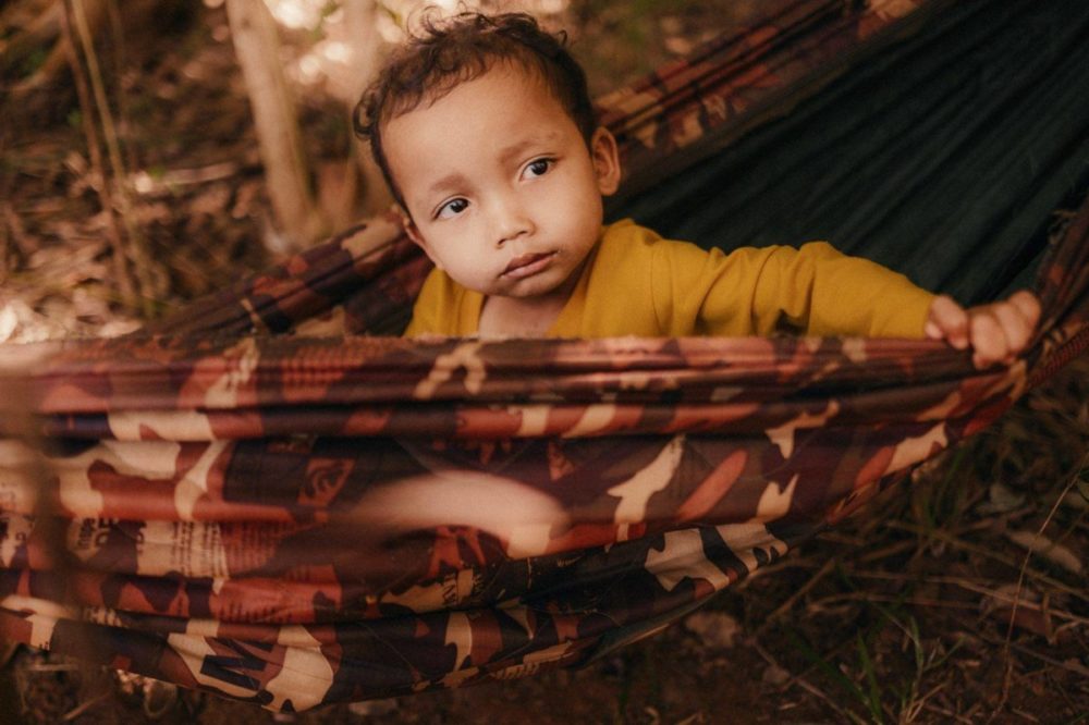 电影美学永恒胶片颗粒模拟暖色系家庭生活人物肖像照片调色Lightroom预设 SMAL – KINO PRESETS & PROFILES 插件预设 第5张-素材湾丨精选海外优质设计素材资源 电影美学永恒胶片颗粒模拟暖色系家庭生活人物肖像照片调色Lightroom预设 SMAL – KINO PRESETS & PROFILES 插件预设 sucaiwan.com