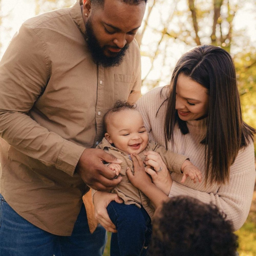 电影美学永恒胶片颗粒模拟暖色系家庭生活人物肖像照片调色Lightroom预设 SMAL – KINO PRESETS & PROFILES 插件预设 第6张-素材湾丨精选海外优质设计素材资源 电影美学永恒胶片颗粒模拟暖色系家庭生活人物肖像照片调色Lightroom预设 SMAL – KINO PRESETS & PROFILES 插件预设 sucaiwan.com