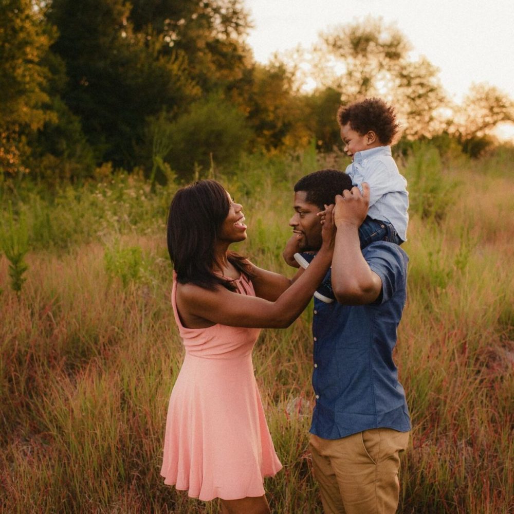 电影美学永恒胶片颗粒模拟暖色系家庭生活人物肖像照片调色Lightroom预设 SMAL – KINO PRESETS & PROFILES 插件预设 第20张-素材湾丨精选海外优质设计素材资源 电影美学永恒胶片颗粒模拟暖色系家庭生活人物肖像照片调色Lightroom预设 SMAL – KINO PRESETS & PROFILES 插件预设 sucaiwan.com