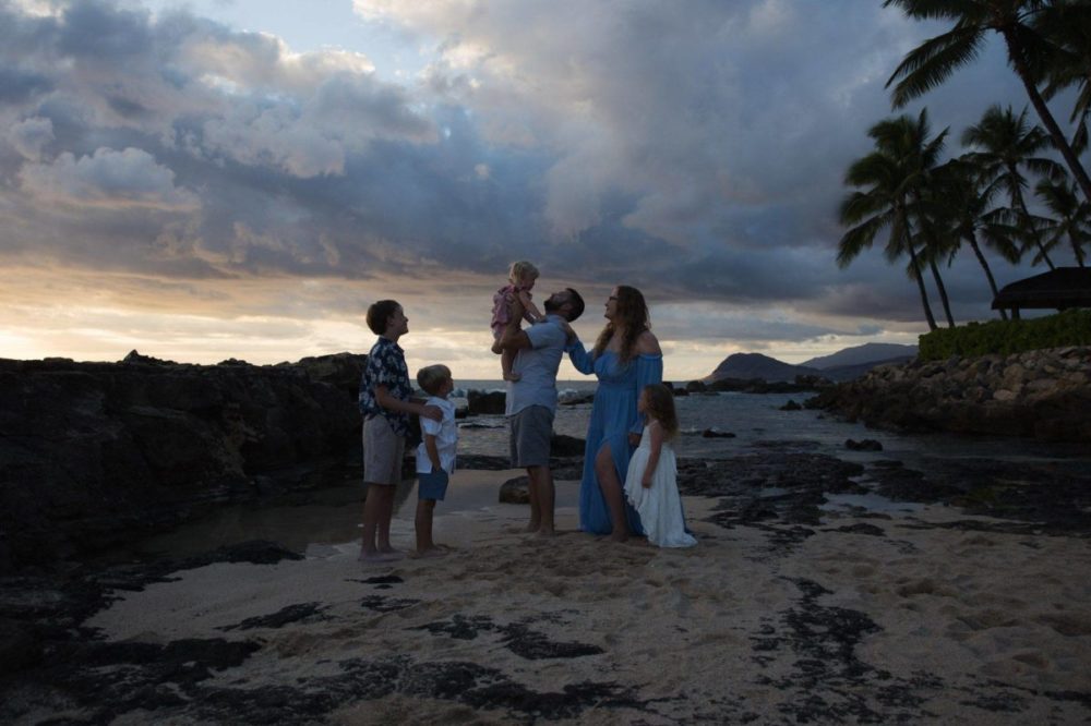 电影美学永恒胶片颗粒模拟暖色系家庭生活人物肖像照片调色Lightroom预设 SMAL – KINO PRESETS & PROFILES 插件预设 第23张-素材湾丨精选海外优质设计素材资源 电影美学永恒胶片颗粒模拟暖色系家庭生活人物肖像照片调色Lightroom预设 SMAL – KINO PRESETS & PROFILES 插件预设 sucaiwan.com