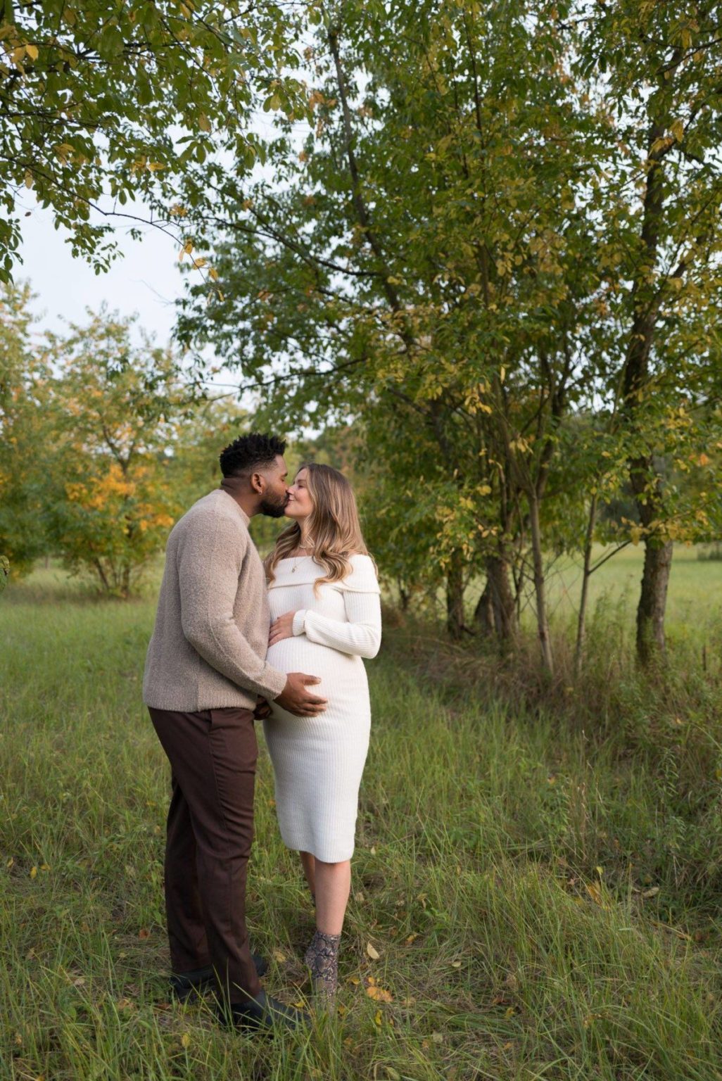 电影美学永恒胶片颗粒模拟暖色系家庭生活人物肖像照片调色Lightroom预设 SMAL – KINO PRESETS & PROFILES 插件预设 第39张-素材湾丨精选海外优质设计素材资源 电影美学永恒胶片颗粒模拟暖色系家庭生活人物肖像照片调色Lightroom预设 SMAL – KINO PRESETS & PROFILES 插件预设 sucaiwan.com