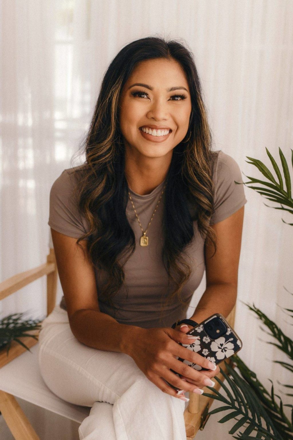 电影美学永恒胶片颗粒模拟暖色系家庭生活人物肖像照片调色Lightroom预设 SMAL – KINO PRESETS & PROFILES 插件预设 第38张-素材湾丨精选海外优质设计素材资源 电影美学永恒胶片颗粒模拟暖色系家庭生活人物肖像照片调色Lightroom预设 SMAL – KINO PRESETS & PROFILES 插件预设 sucaiwan.com