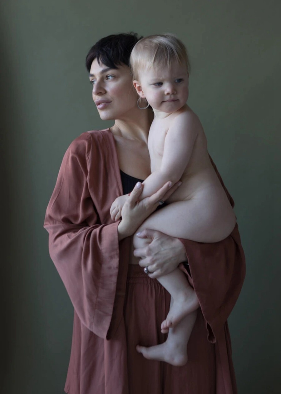 怀旧温暖色调胶片颗粒模拟家庭生活宝妈儿童亲子照摄影照片调色Lightroom预设 Mary Hikari – Descop Presets Pack 插件预设 sucaiwan.com