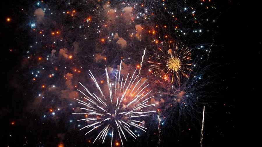 Artlist 4K ProRes超高清烟花表演新年跨年节日氛围视频素材+音效 Fireworks Display , 第2张-素材湾丨精选海外优质设计素材资源 Artlist 4K ProRes超高清烟花表演新年跨年节日氛围视频素材+音效 Fireworks Display , sucaiwan.com