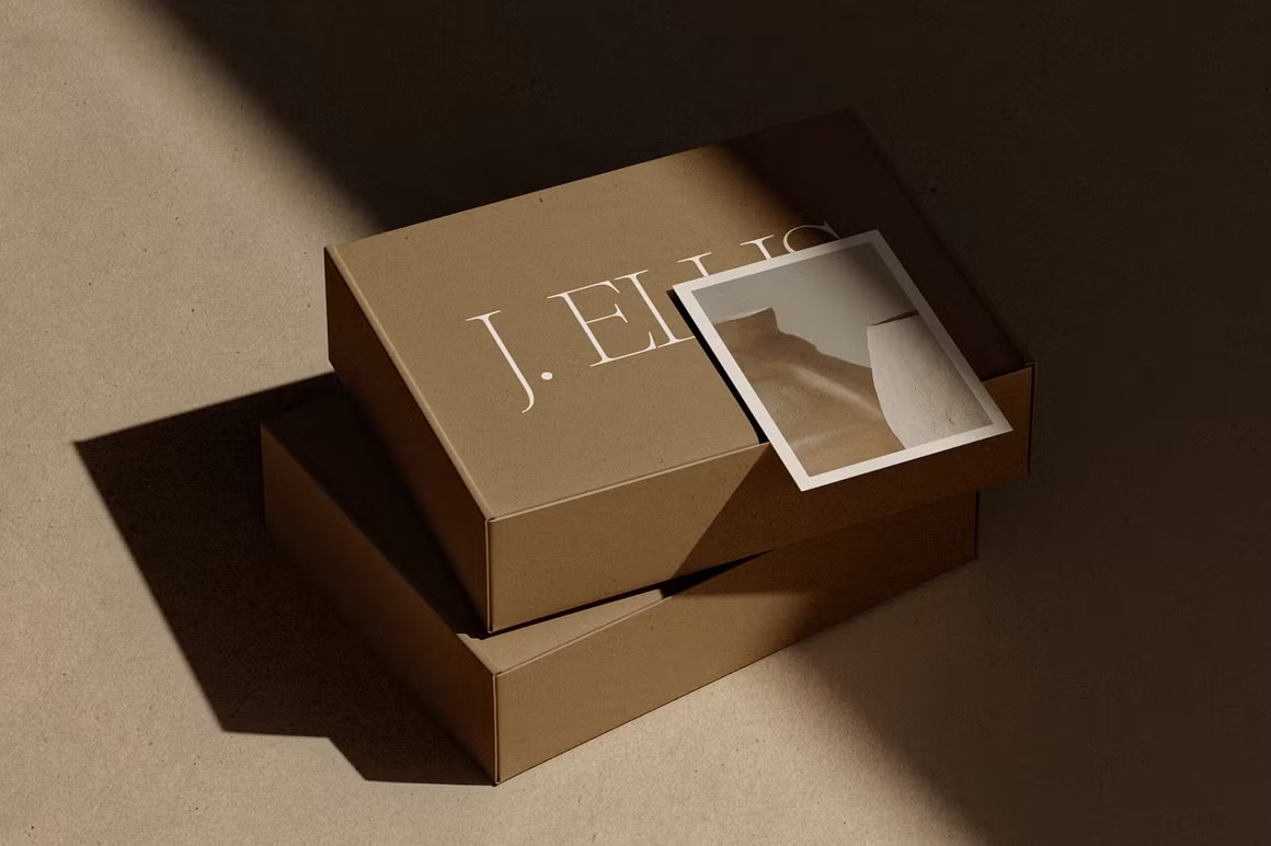 时尚服装鞋产品包装盒快递盒设计展示效果图PS贴图样机模板素材 Mailing Box Mockup – Kraft Mailer 01 样机素材 第7张-素材湾丨精选海外优质设计素材资源 时尚服装鞋产品包装盒快递盒设计展示效果图PS贴图样机模板素材 Mailing Box Mockup – Kraft Mailer 01 样机素材 sucaiwan.com