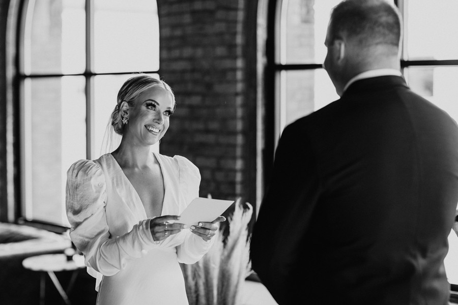 亮色温暖婚礼情侣摄影照片调色Lightroom预设 G-PRESETS – Janelle Elise Presets 插件预设 第31张-素材湾丨精选海外优质设计素材资源 亮色温暖婚礼情侣摄影照片调色Lightroom预设 G-PRESETS – Janelle Elise Presets 插件预设 sucaiwan.com