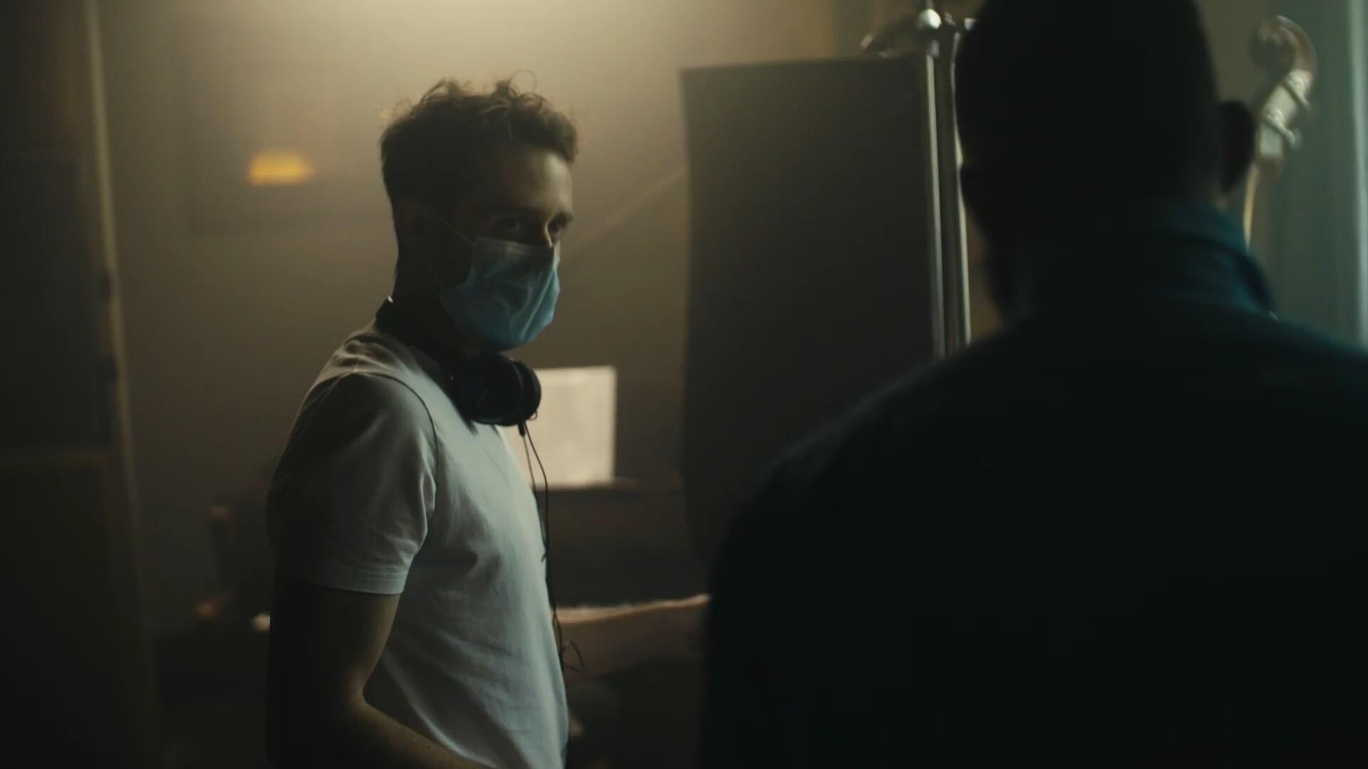 大师课程:用您的相机制作电影相机、镜头、声音基础技能 Make Films With YOUR Camera: Fundamentals of Cameras, Lenses, & Sound 设计教程 第4张-素材湾丨精选海外优质设计素材资源 大师课程:用您的相机制作电影相机、镜头、声音基础技能 Make Films With YOUR Camera: Fundamentals of Cameras, Lenses, & Sound 设计教程 sucaiwan.com