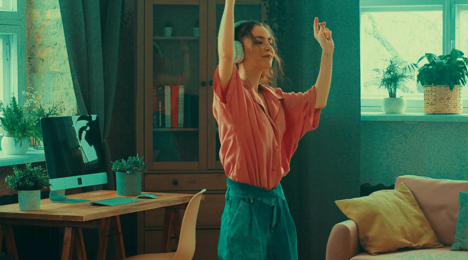 25个高级好莱坞电影美学后期调色LUT预设 Overlay - Cinematic Movie Looks 插件预设 第8张-素材湾丨精选海外优质设计素材资源 25个高级好莱坞电影美学后期调色LUT预设 Overlay - Cinematic Movie Looks 插件预设 sucaiwan.com