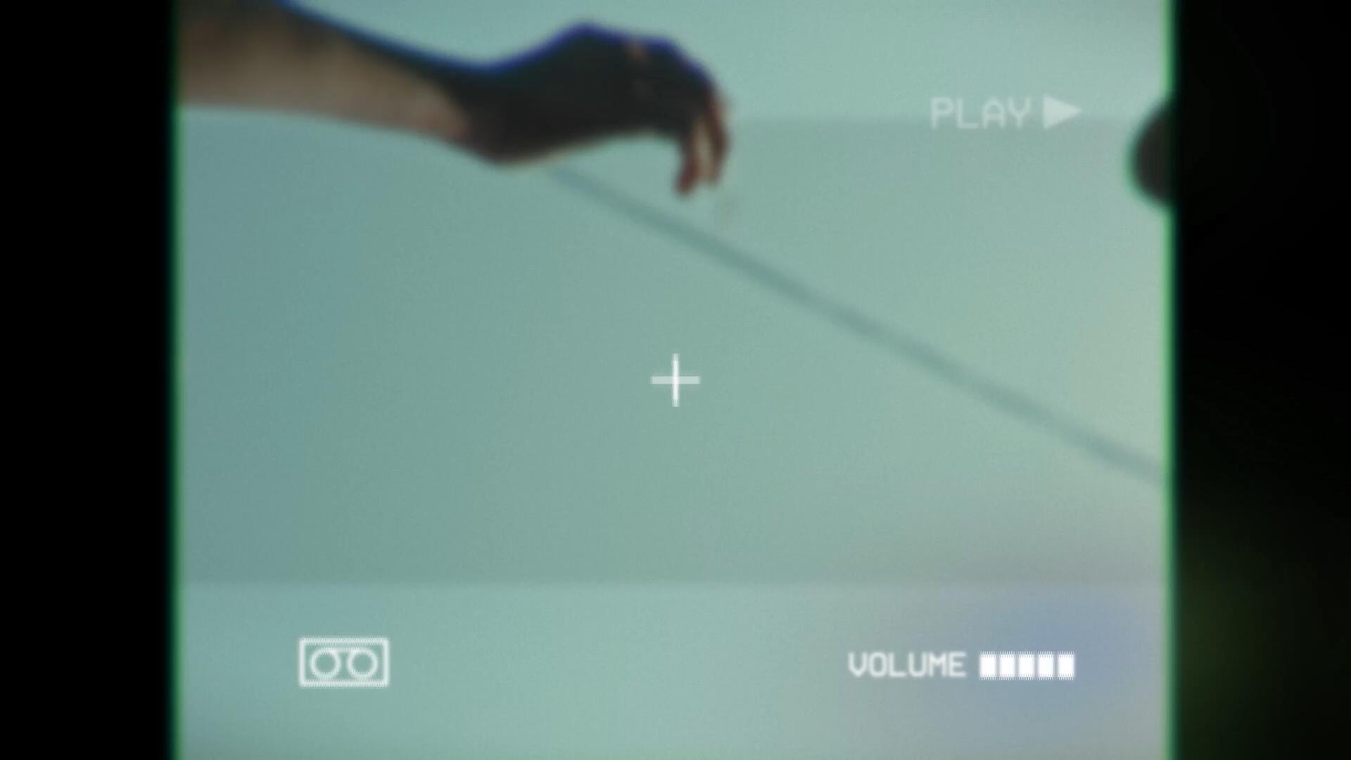 达芬奇预设:复古怀旧电影氛围画面扭曲粗糙噪点VHS机器损坏失真纹理效果 插件预设 第6张-素材湾丨精选海外优质设计素材资源 达芬奇预设:复古怀旧电影氛围画面扭曲粗糙噪点VHS机器损坏失真纹理效果 插件预设 sucaiwan.com