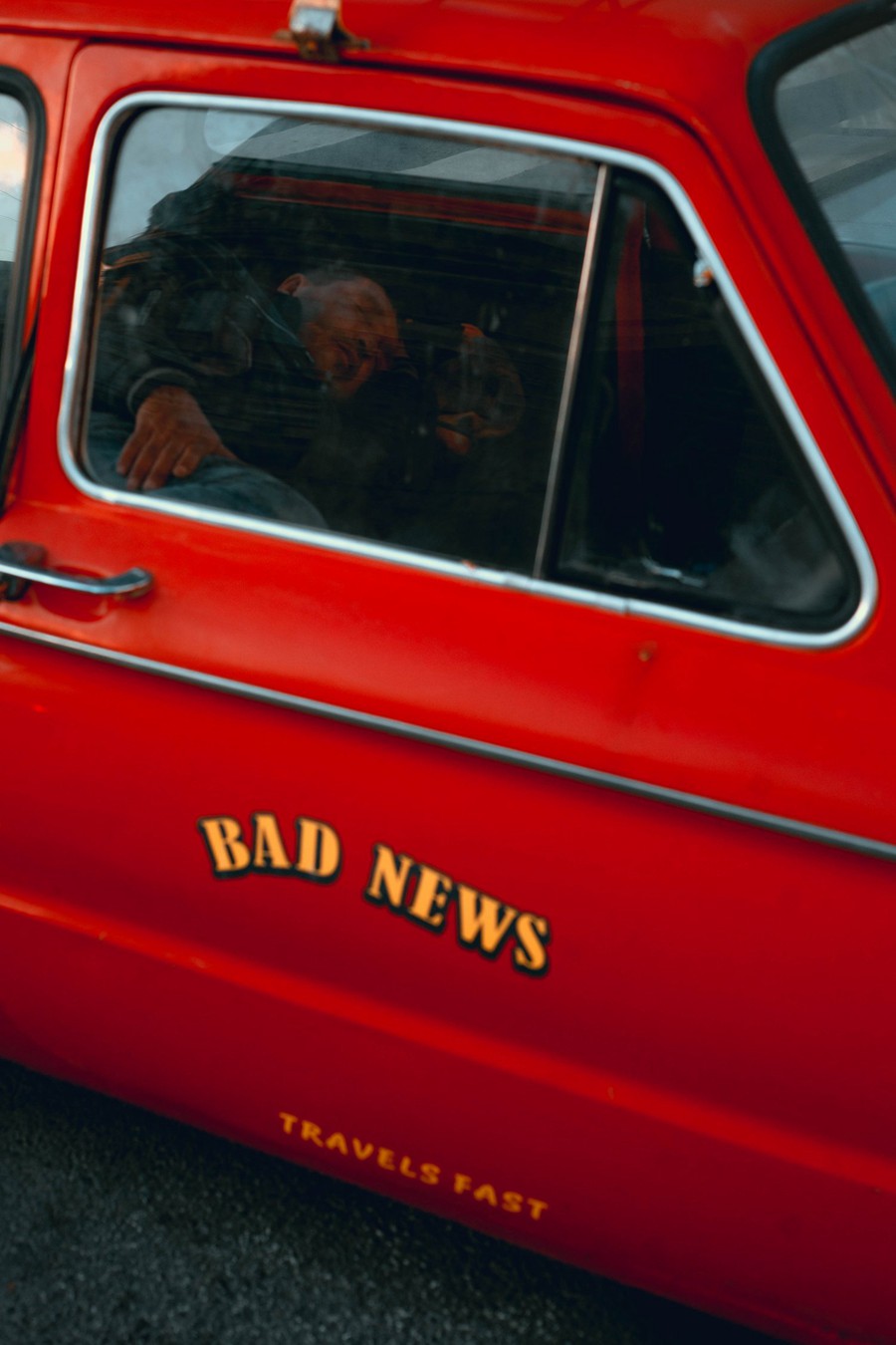 CINEMATOGRAPHE 旅拍风光城市人文扫街人像 夜间摄影 电影胶片模拟 Lightroom Presets 大师预设 by Viktor Balaguer 插件预设 第13张-素材湾丨精选海外优质设计素材资源 CINEMATOGRAPHE 旅拍风光城市人文扫街人像 夜间摄影 电影胶片模拟 Lightroom Presets 大师预设 by Viktor Balaguer 插件预设 sucaiwan.com