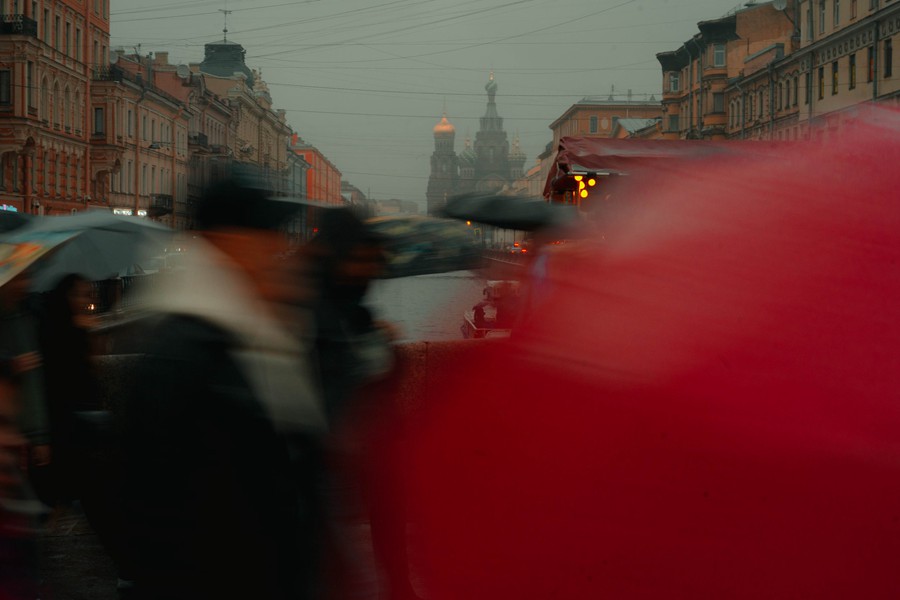 CINEMATOGRAPHE 旅拍风光城市人文扫街人像 夜间摄影 电影胶片模拟 Lightroom Presets 大师预设 by Viktor Balaguer 插件预设 第19张-素材湾丨精选海外优质设计素材资源 CINEMATOGRAPHE 旅拍风光城市人文扫街人像 夜间摄影 电影胶片模拟 Lightroom Presets 大师预设 by Viktor Balaguer 插件预设 sucaiwan.com