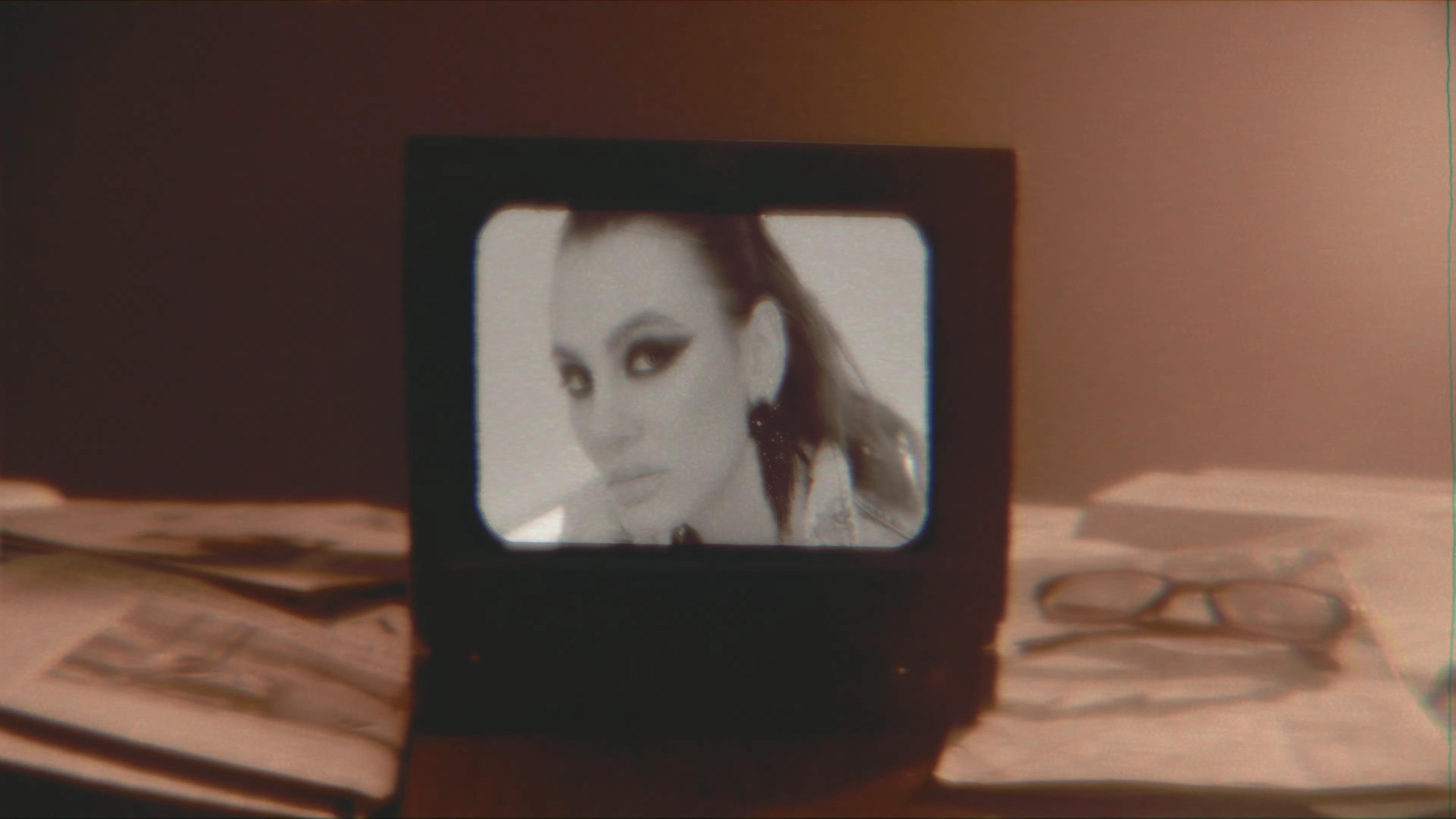 MotionVFX - mStyle VCR 复古VHS时代美学老派电影旧磁带故障失真纹理模拟达芬奇预设效果 插件预设 第8张-素材湾丨精选海外优质设计素材资源 MotionVFX - mStyle VCR 复古VHS时代美学老派电影旧磁带故障失真纹理模拟达芬奇预设效果 插件预设 sucaiwan.com