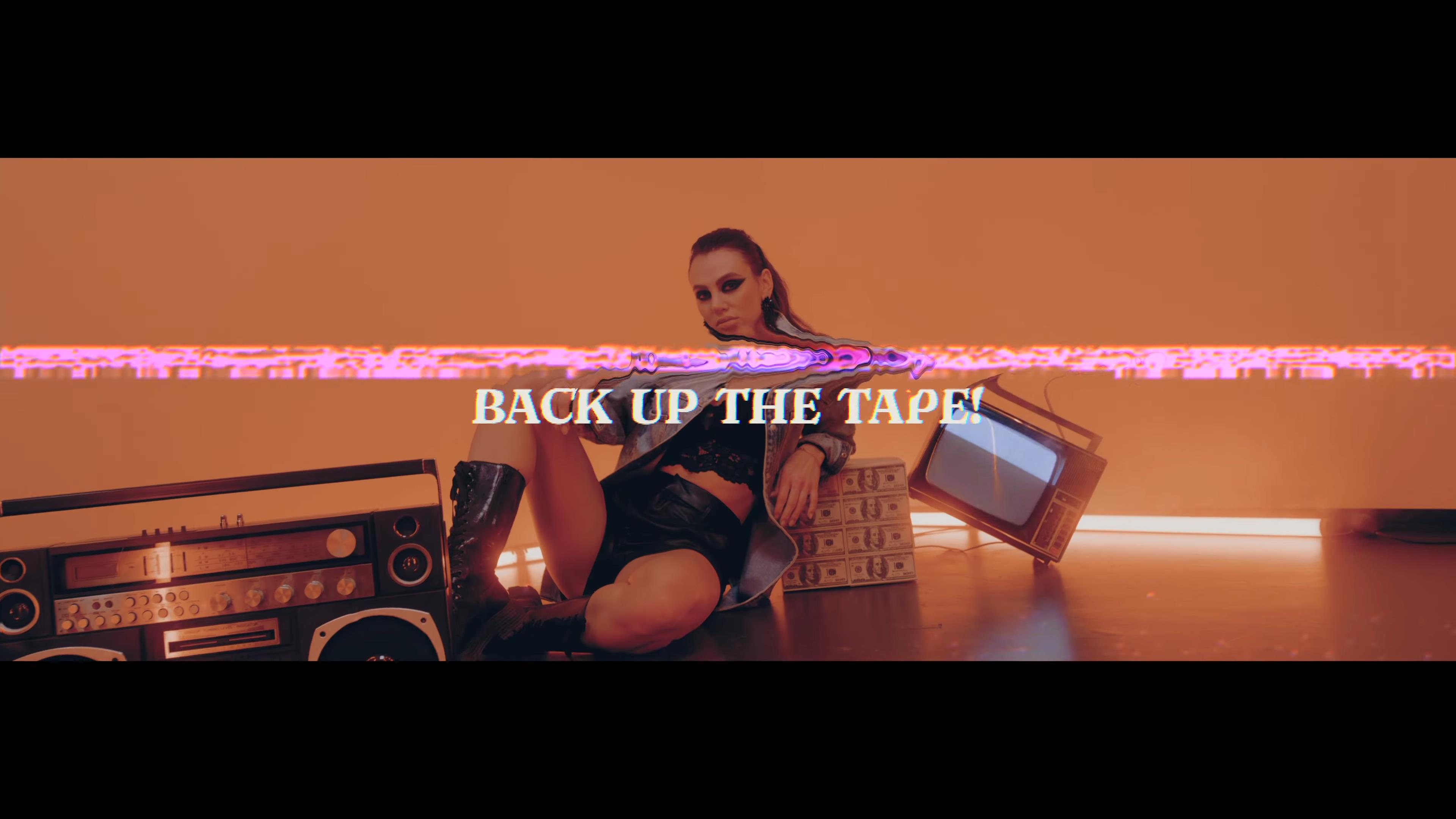 MotionVFX - mStyle VCR 复古VHS时代美学老派电影旧磁带故障失真纹理模拟达芬奇预设效果 插件预设 第9张-素材湾丨精选海外优质设计素材资源 MotionVFX - mStyle VCR 复古VHS时代美学老派电影旧磁带故障失真纹理模拟达芬奇预设效果 插件预设 sucaiwan.com