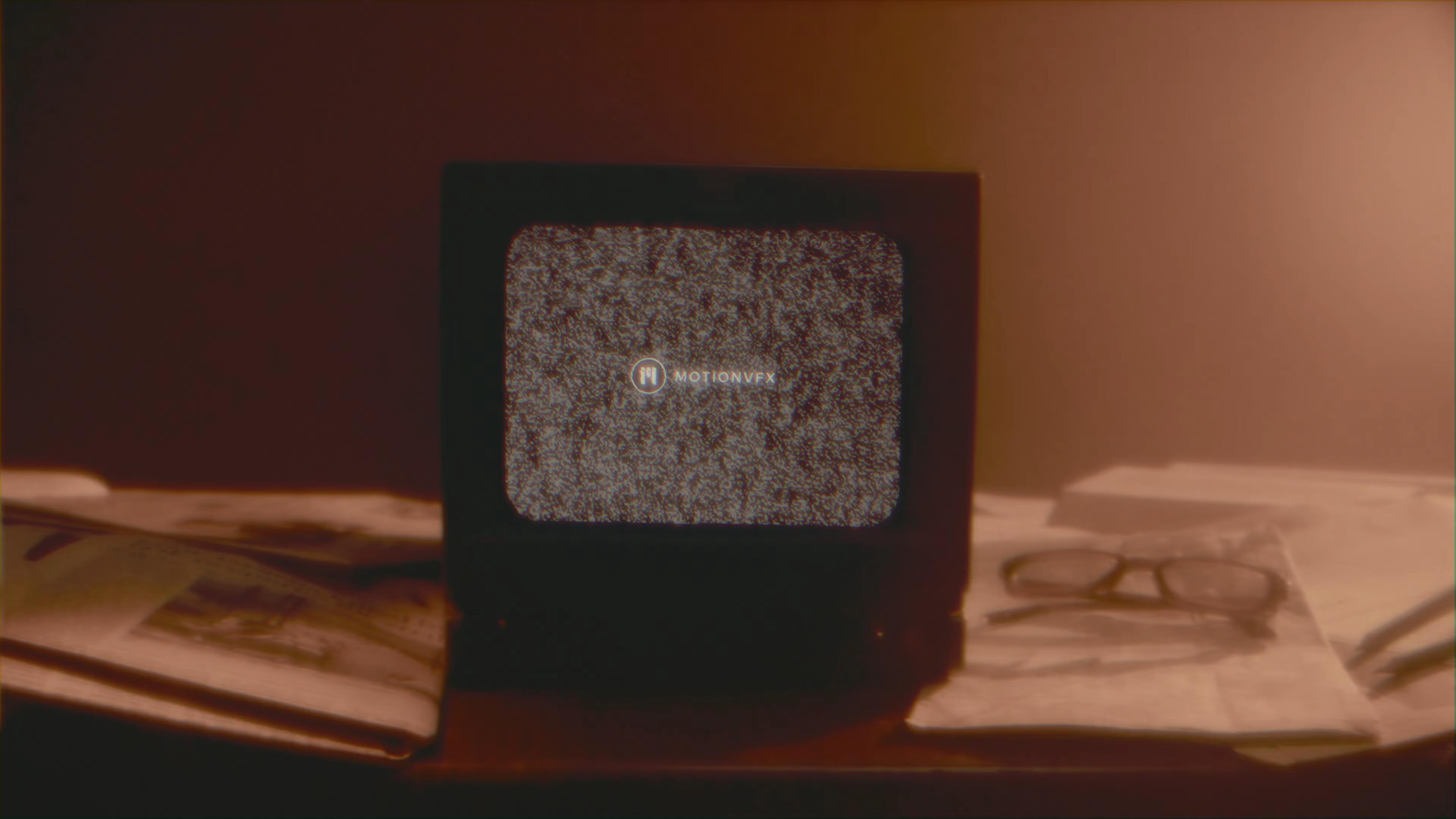 MotionVFX - mStyle VCR 复古VHS时代美学老派电影旧磁带故障失真纹理模拟达芬奇预设效果 插件预设 第21张-素材湾丨精选海外优质设计素材资源 MotionVFX - mStyle VCR 复古VHS时代美学老派电影旧磁带故障失真纹理模拟达芬奇预设效果 插件预设 sucaiwan.com