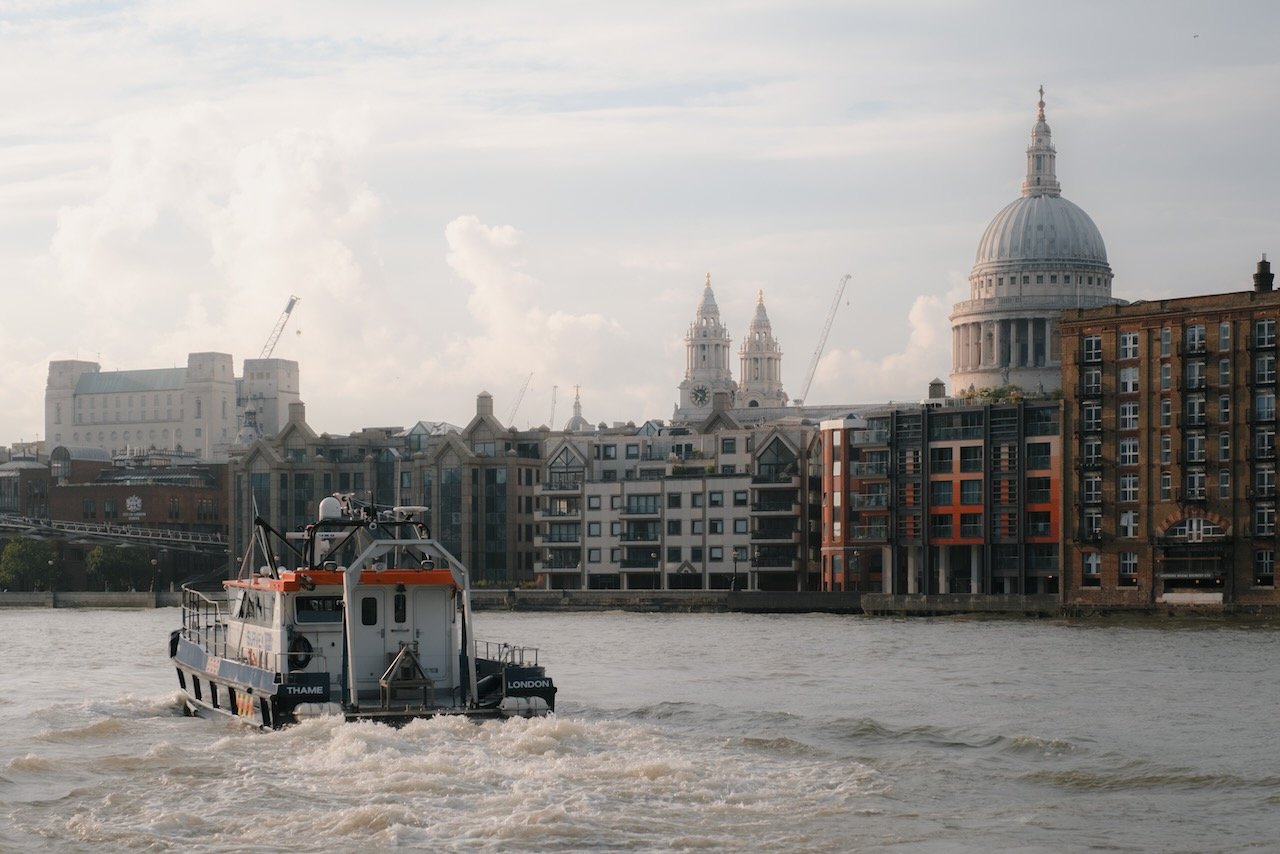 飞思 Capture One/Lightroom 照片预设 4套中性柔和朦胧都市人文扫街摄影后期滤镜预设 插件预设 第7张-素材湾丨精选海外优质设计素材资源 飞思 Capture One/Lightroom 照片预设 4套中性柔和朦胧都市人文扫街摄影后期滤镜预设 插件预设 sucaiwan.com