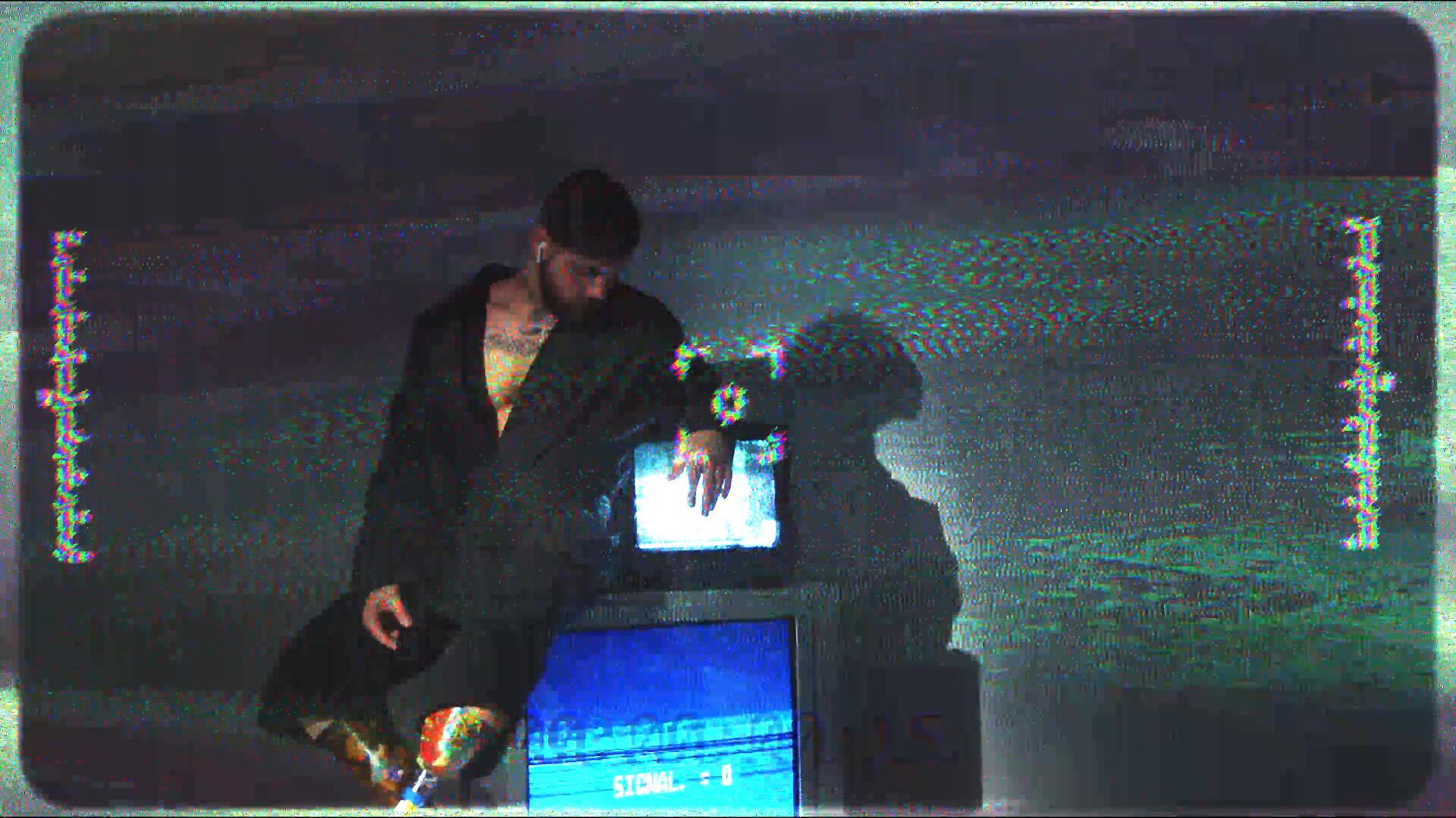 复古CRT电视信号故障扭曲模拟视频叠加取景器素材包 Overlay – CRT Matrix – Frames & Overlays Pack 影视音频 第6张-素材湾丨精选海外优质设计素材资源 复古CRT电视信号故障扭曲模拟视频叠加取景器素材包 Overlay – CRT Matrix – Frames & Overlays Pack 影视音频 sucaiwan.com