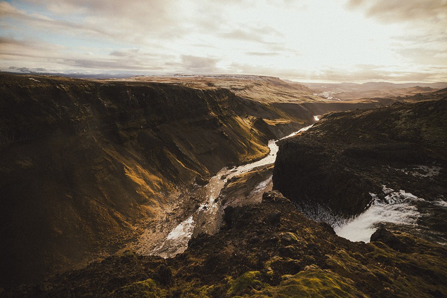 24个复古胶片风格摄影后期人文扫街风光人像旅拍LR预设 PMV5 Lightroom Presets 2024 插件预设 第2张-素材湾丨精选海外优质设计素材资源 24个复古胶片风格摄影后期人文扫街风光人像旅拍LR预设 PMV5 Lightroom Presets 2024 插件预设 sucaiwan.com