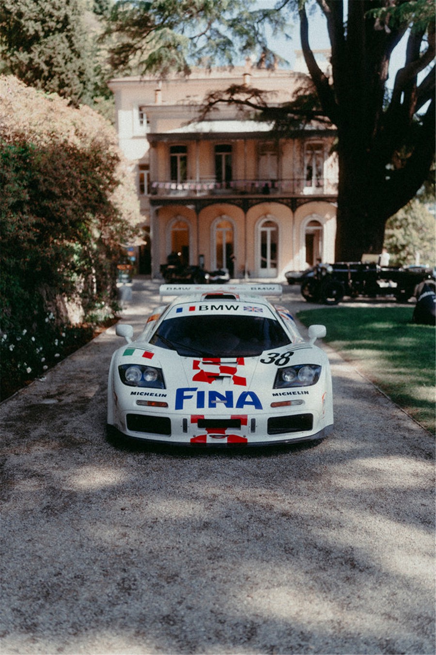 复古怀旧美感35mm胶片模拟色调颗粒汽车商业摄影Lightroom调色预设 Mike Crawat 2024 35MM FILM LOOK PRESETS 插件预设 sucaiwan.com