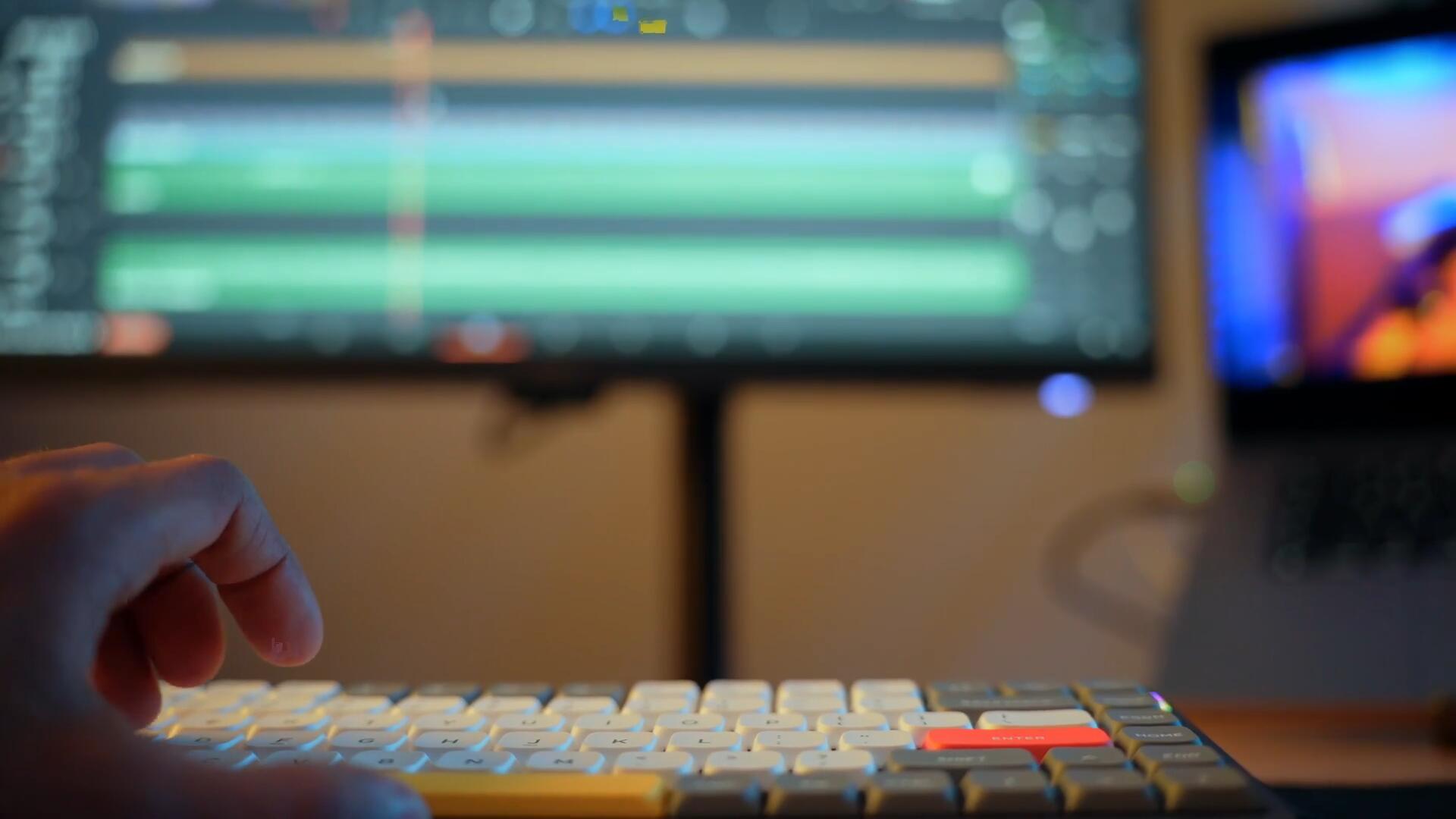 大师课程:达芬奇19完整视频编辑色彩分级电影制作人、剪辑师、创作者视频课程 DaVinci Resolve 19 Masterclass 设计教程 第4张-素材湾丨精选海外优质设计素材资源 大师课程:达芬奇19完整视频编辑色彩分级电影制作人、剪辑师、创作者视频课程 DaVinci Resolve 19 Masterclass 设计教程 sucaiwan.com