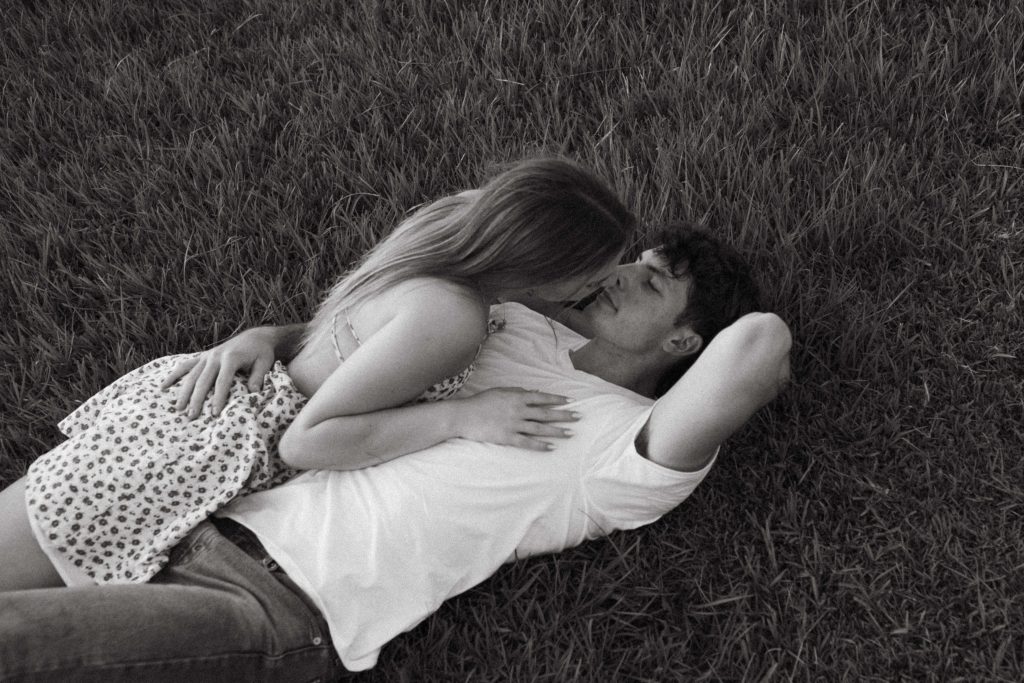 复古宝丽来35mm胶片梦幻温暖底色Lightroom调色预设 Katie Bertagnolli: Like Yesterday 插件预设 第7张-素材湾丨精选海外优质设计素材资源 复古宝丽来35mm胶片梦幻温暖底色Lightroom调色预设 Katie Bertagnolli: Like Yesterday 插件预设 sucaiwan.com