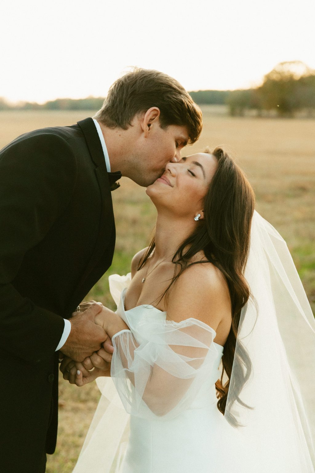 复古宝丽来35mm胶片梦幻温暖底色Lightroom调色预设 Katie Bertagnolli: Like Yesterday 插件预设 第11张-素材湾丨精选海外优质设计素材资源 复古宝丽来35mm胶片梦幻温暖底色Lightroom调色预设 Katie Bertagnolli: Like Yesterday 插件预设 sucaiwan.com