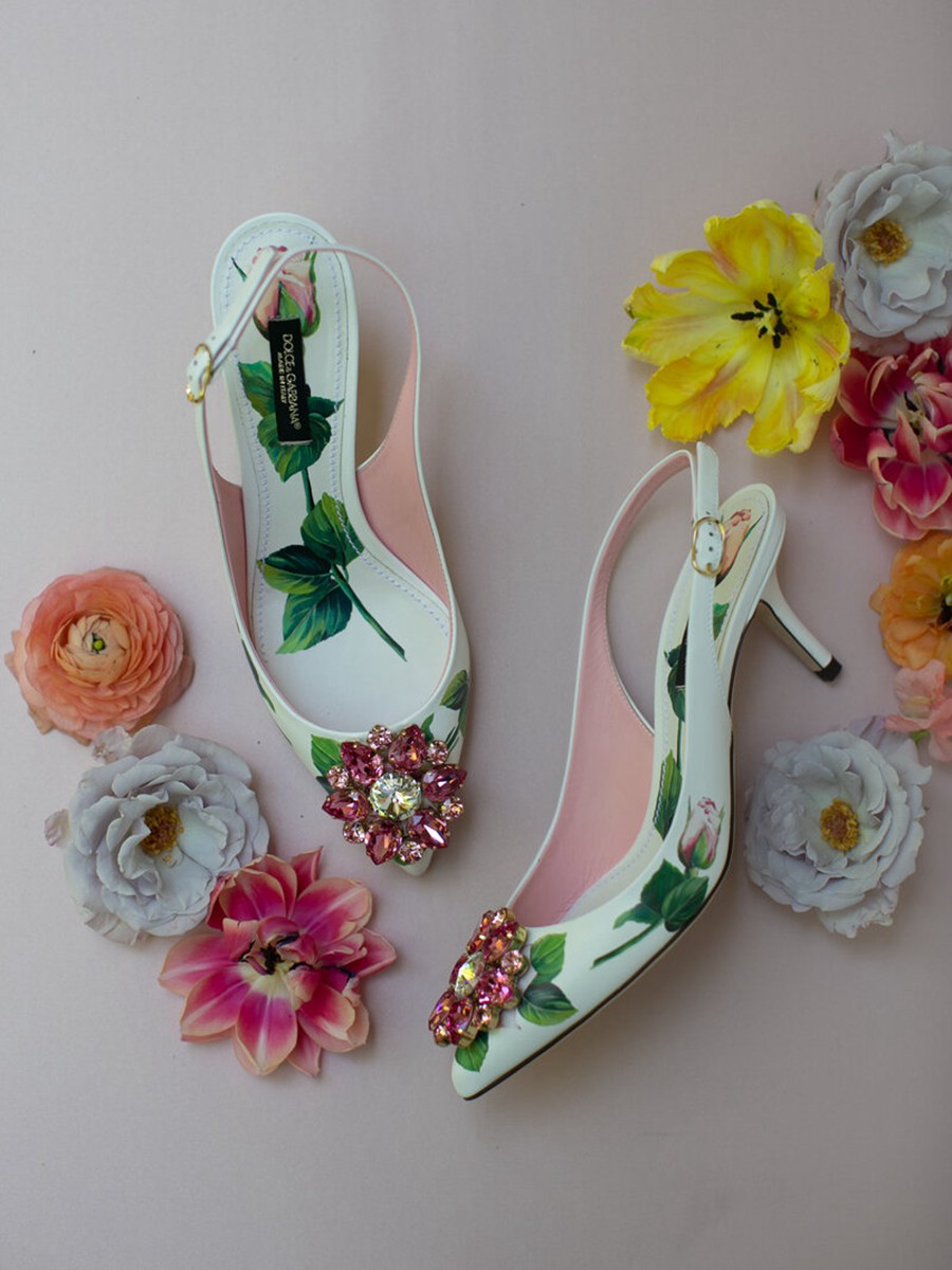 色彩鲜艳明亮桃红色婚礼肖像摄影照片调色Lightroom预设Kindred – The Storey Collection – True Colors 插件预设 第7张-素材湾丨精选海外优质设计素材资源 色彩鲜艳明亮桃红色婚礼肖像摄影照片调色Lightroom预设Kindred – The Storey Collection – True Colors 插件预设 sucaiwan.com