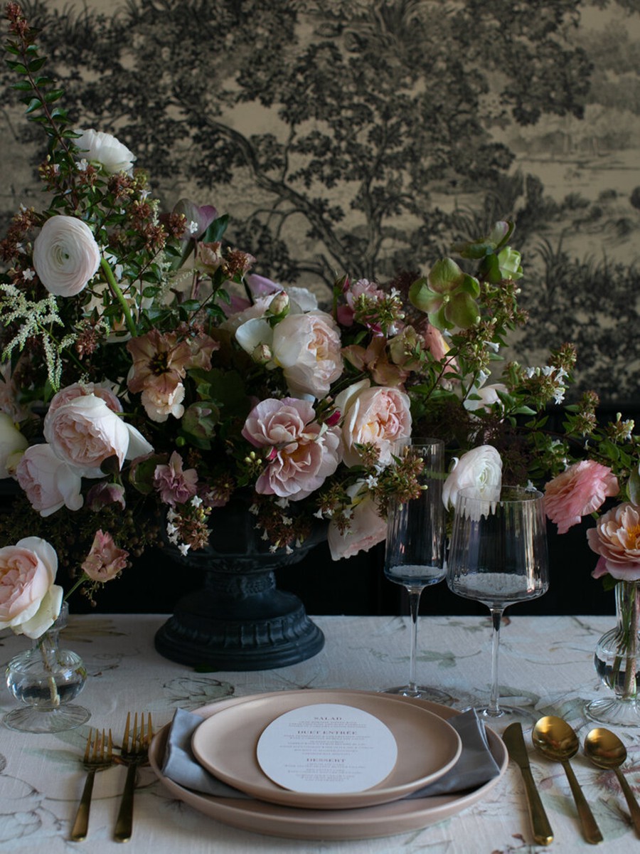 色彩鲜艳明亮桃红色婚礼肖像摄影照片调色Lightroom预设Kindred – The Storey Collection – True Colors 插件预设 第15张-素材湾丨精选海外优质设计素材资源 色彩鲜艳明亮桃红色婚礼肖像摄影照片调色Lightroom预设Kindred – The Storey Collection – True Colors 插件预设 sucaiwan.com