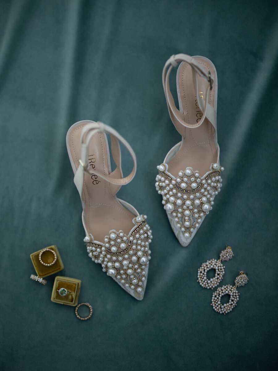 色彩鲜艳明亮桃红色婚礼肖像摄影照片调色Lightroom预设Kindred – The Storey Collection – True Colors 插件预设 第29张-素材湾丨精选海外优质设计素材资源 色彩鲜艳明亮桃红色婚礼肖像摄影照片调色Lightroom预设Kindred – The Storey Collection – True Colors 插件预设 sucaiwan.com