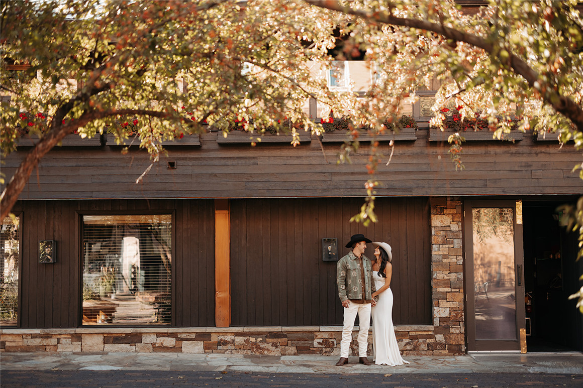 永恒清新温暖黑白色调婚礼情侣摄影照片调色Lightroom预设包G-Presets x Janelle Elise 2 插件预设 第8张-素材湾丨精选海外优质设计素材资源 永恒清新温暖黑白色调婚礼情侣摄影照片调色Lightroom预设包G-Presets x Janelle Elise 2 插件预设 sucaiwan.com