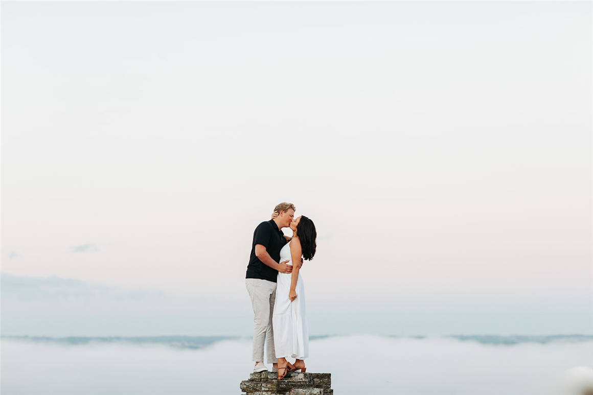 永恒清新温暖黑白色调婚礼情侣摄影照片调色Lightroom预设包G-Presets x Janelle Elise 2 插件预设 第10张-素材湾丨精选海外优质设计素材资源 永恒清新温暖黑白色调婚礼情侣摄影照片调色Lightroom预设包G-Presets x Janelle Elise 2 插件预设 sucaiwan.com