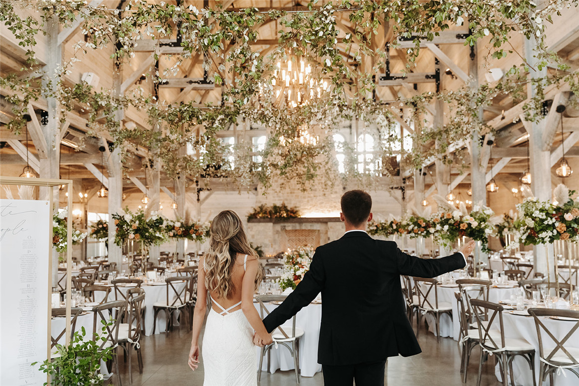 永恒清新温暖黑白色调婚礼情侣摄影照片调色Lightroom预设包G-Presets x Janelle Elise 2 插件预设 第22张-素材湾丨精选海外优质设计素材资源 永恒清新温暖黑白色调婚礼情侣摄影照片调色Lightroom预设包G-Presets x Janelle Elise 2 插件预设 sucaiwan.com