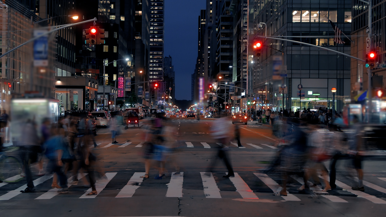 Artlist 4K ProRes超高清大都市城市街道斑马线人行道夜间运动模糊视频素材 People Commuting in Metropolis , 第4张-素材湾丨精选海外优质设计素材资源 Artlist 4K ProRes超高清大都市城市街道斑马线人行道夜间运动模糊视频素材 People Commuting in Metropolis , sucaiwan.com