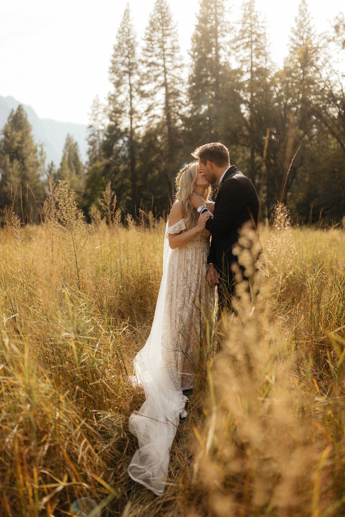 LR预设:全新纪实感情绪氛围婚礼人像摄影Lightroom调色预设 Ashlyn Stott Presets ~ Collection 2 , 第13张-素材湾丨精选海外优质设计素材资源 LR预设:全新纪实感情绪氛围婚礼人像摄影Lightroom调色预设 Ashlyn Stott Presets ~ Collection 2 , sucaiwan.com