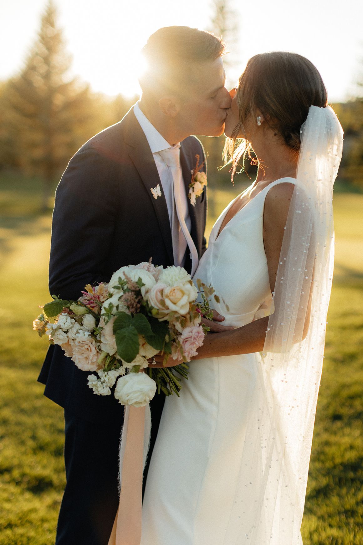 LR预设:全新纪实感情绪氛围婚礼人像摄影Lightroom调色预设 Ashlyn Stott Presets ~ Collection 2 , 第14张-素材湾丨精选海外优质设计素材资源 LR预设:全新纪实感情绪氛围婚礼人像摄影Lightroom调色预设 Ashlyn Stott Presets ~ Collection 2 , sucaiwan.com