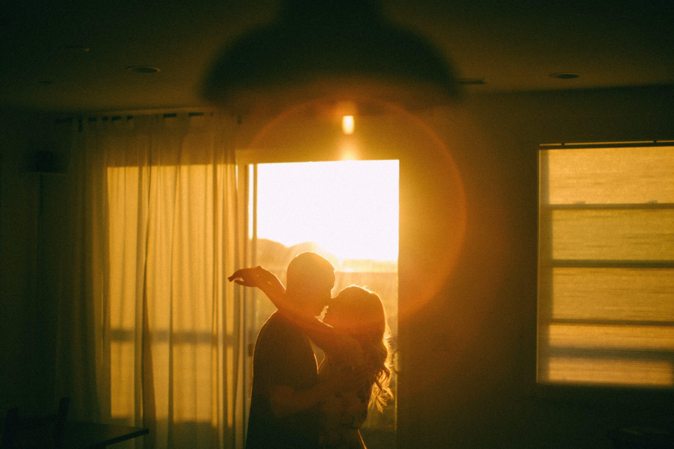 20个复古怀旧经典美学胶片鲜艳浓郁人文扫街风光摄影后期电脑端手机端LR预设 G-Presets - Analog Days , 第8张-素材湾丨精选海外优质设计素材资源 20个复古怀旧经典美学胶片鲜艳浓郁人文扫街风光摄影后期电脑端手机端LR预设 G-Presets - Analog Days , sucaiwan.com