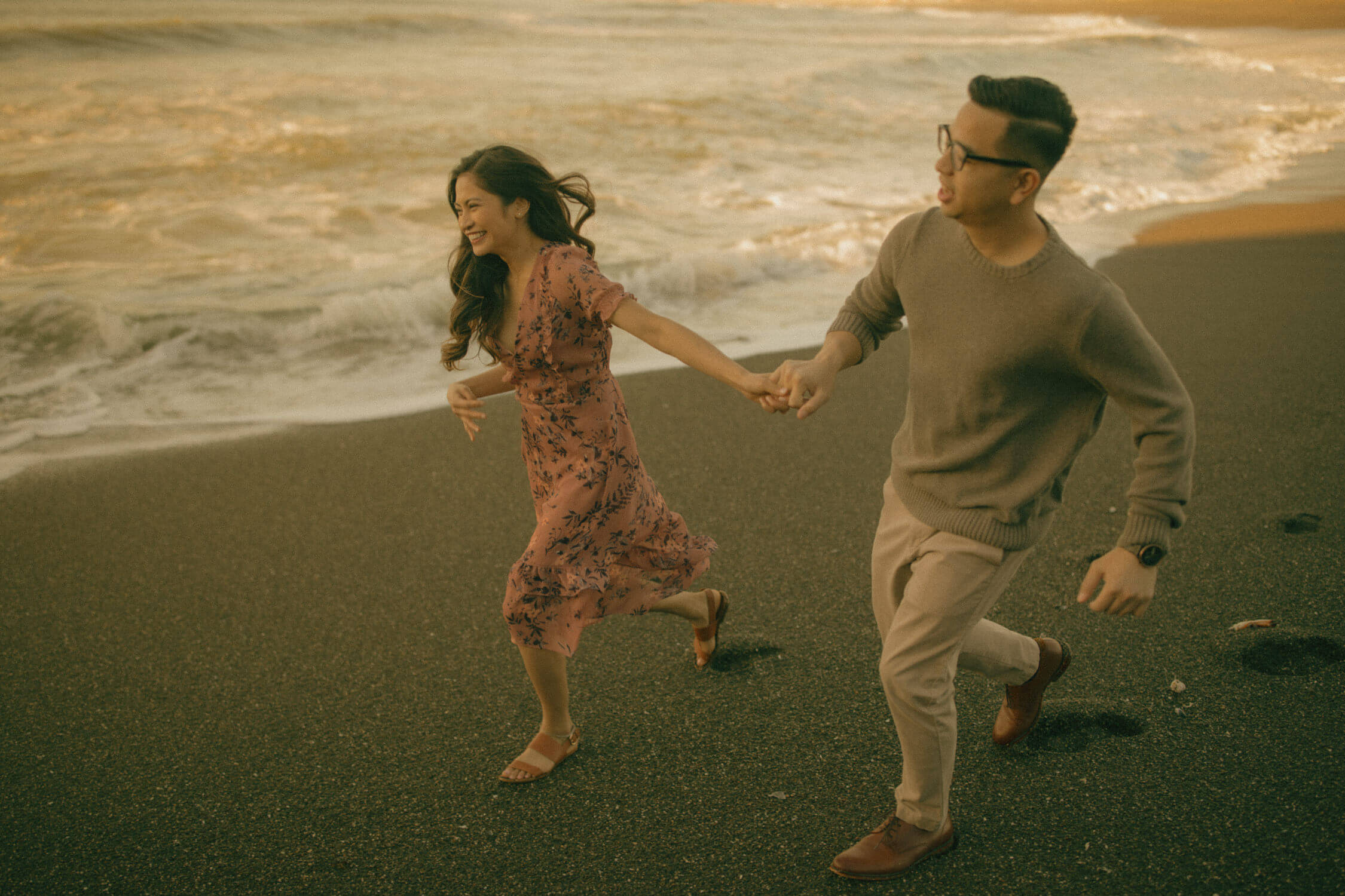 20个复古怀旧经典美学胶片鲜艳浓郁人文扫街风光摄影后期电脑端手机端LR预设 G-Presets - Analog Days , 第10张-素材湾丨精选海外优质设计素材资源 20个复古怀旧经典美学胶片鲜艳浓郁人文扫街风光摄影后期电脑端手机端LR预设 G-Presets - Analog Days , sucaiwan.com