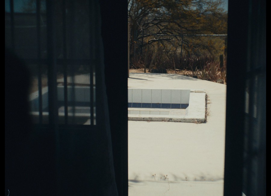 Bolex H16 Powergrade - 16mm film look 独特复古真实胶片扫描16MM胶片模拟电影感风格化、商业短片长片、风光、人像、旅拍、纪录片、达芬奇节点调色预设 , sucaiwan.com