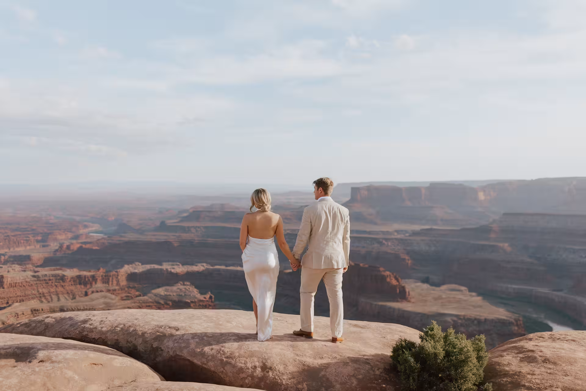 LR预设：复古怀旧奶油色朦胧美学婚礼旅拍人像摄影Lightroom调色预设 Sadie Photo - Bouquet Collection , sucaiwan.com