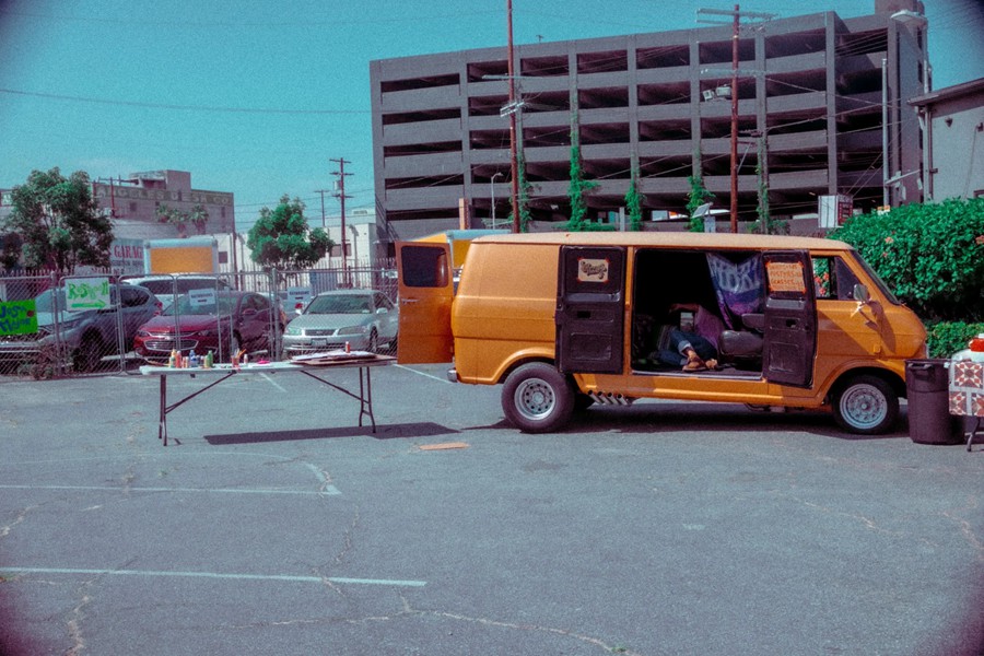 复古70年代胶片模拟鲜艳浓郁色彩城市人文扫街叙事人像风光LR预设 Maris Jones - The 70s - Nostalgic , 第9张-素材湾丨精选海外优质设计素材资源 复古70年代胶片模拟鲜艳浓郁色彩城市人文扫街叙事人像风光LR预设 Maris Jones - The 70s - Nostalgic , sucaiwan.com