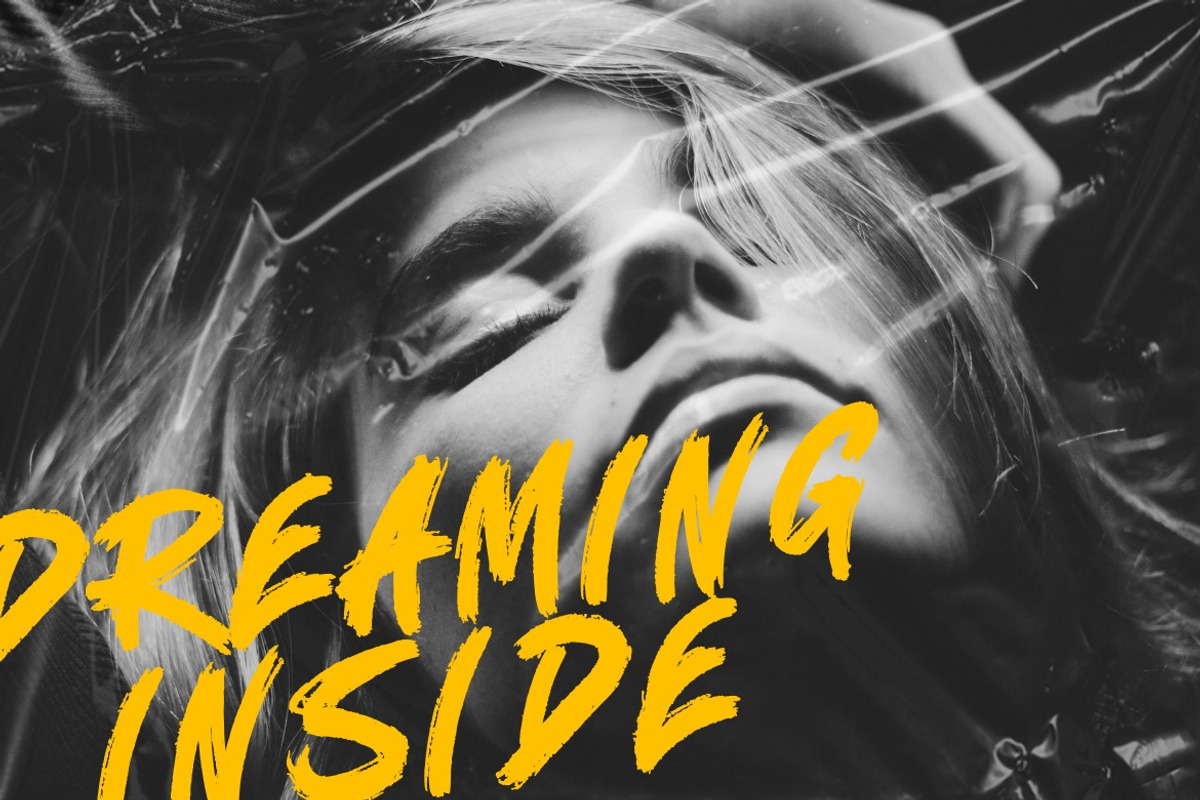 现代优雅杂志海报徽标设计手写英文字体安装包 Koxtreitz – Brush Handwritten Font 设计素材 第10张-素材湾丨精选海外优质设计素材资源 现代优雅杂志海报徽标设计手写英文字体安装包 Koxtreitz – Brush Handwritten Font 设计素材 sucaiwan.com