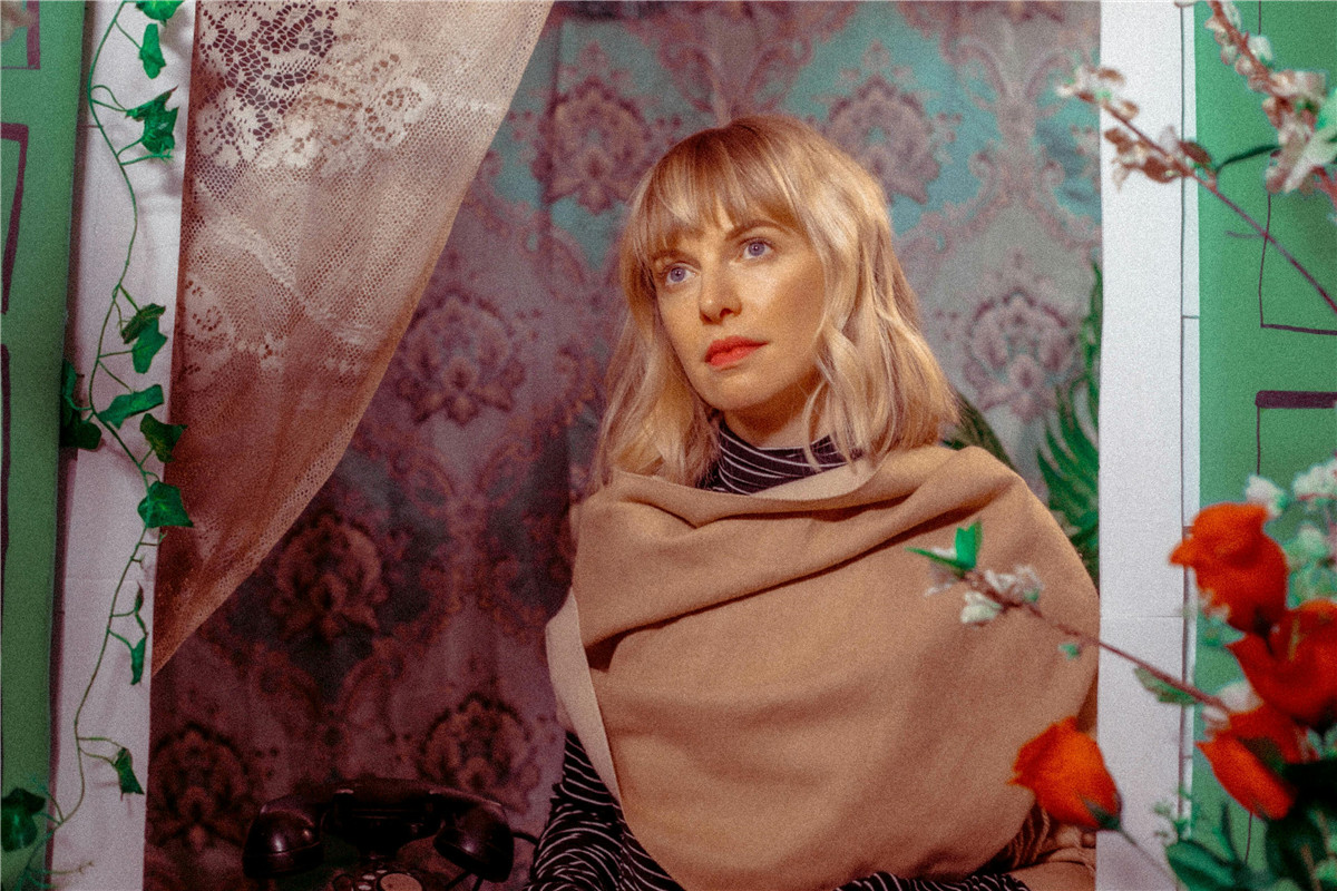 复古70年代胶片模拟鲜艳浓郁色彩城市人文扫街叙事人像风光LR预设 Maris Jones - The 70s - Nostalgic , 第16张-素材湾丨精选海外优质设计素材资源 复古70年代胶片模拟鲜艳浓郁色彩城市人文扫街叙事人像风光LR预设 Maris Jones - The 70s - Nostalgic , sucaiwan.com