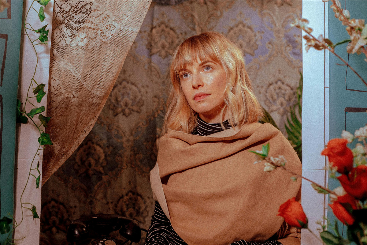 复古70年代胶片模拟鲜艳浓郁色彩城市人文扫街叙事人像风光LR预设 Maris Jones - The 70s - Nostalgic , 第15张-素材湾丨精选海外优质设计素材资源 复古70年代胶片模拟鲜艳浓郁色彩城市人文扫街叙事人像风光LR预设 Maris Jones - The 70s - Nostalgic , sucaiwan.com