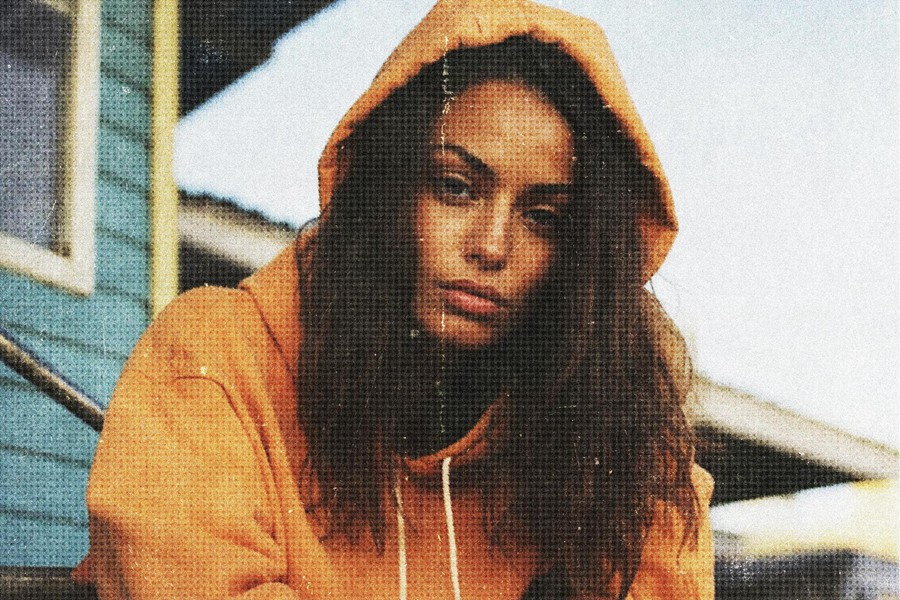 复古做旧折痕照片效果ps特效滤镜样机 Worn Cover Photo Effect 插件预设 sucaiwan.com