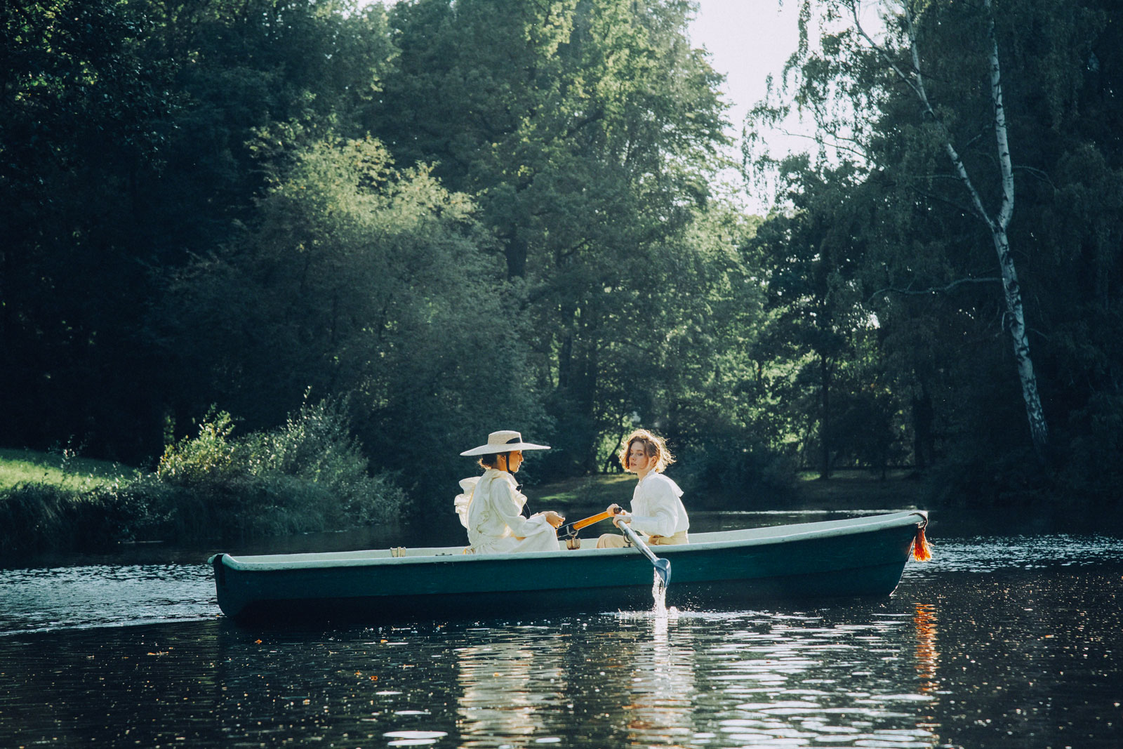 极简美学日本摄影风格柔和浪漫鲜艳色彩风景肖像摄影调色Lightroom预设 Cinegrading – +Cine Japan Mood Presets 插件预设 第4张-素材湾丨精选海外优质设计素材资源 极简美学日本摄影风格柔和浪漫鲜艳色彩风景肖像摄影调色Lightroom预设 Cinegrading – +Cine Japan Mood Presets 插件预设 sucaiwan.com