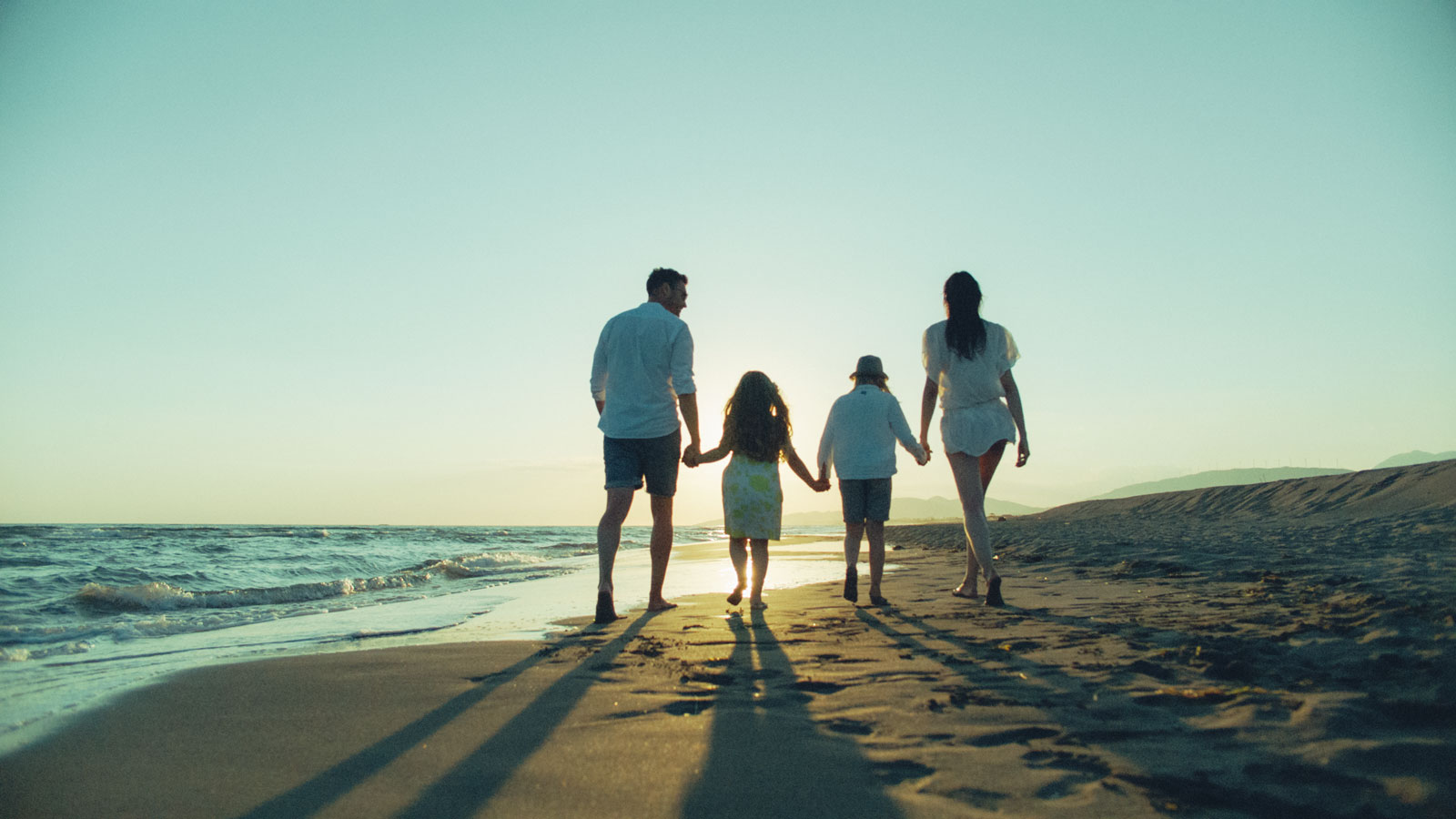 极简美学日本摄影风格柔和浪漫鲜艳色彩风景肖像摄影调色Lightroom预设 Cinegrading – +Cine Japan Mood Presets 插件预设 第6张-素材湾丨精选海外优质设计素材资源 极简美学日本摄影风格柔和浪漫鲜艳色彩风景肖像摄影调色Lightroom预设 Cinegrading – +Cine Japan Mood Presets 插件预设 sucaiwan.com